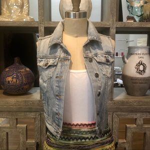 Aritzia/ Talula Denim Vest